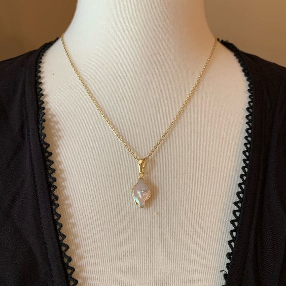 Last 1! 🌟HP🌟 Dainty Gold Pearl Necklace - Picture 5 of 5